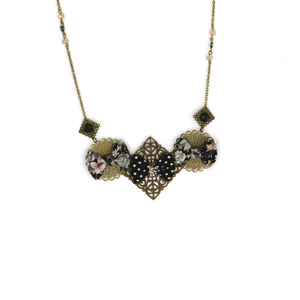 Black Floral Dots Necklace - ημιπολύτιμες πέτρες, ημιπολύτιμες πέτρες, ύφασμα, φιόγκος, vintage, πουά, αιματίτης, μέταλλο, κολιέ, χειροποίητα, φλοράλ, romantic