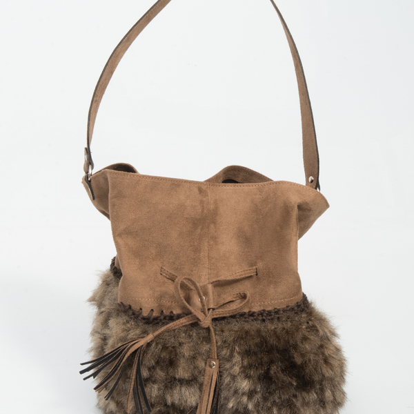 Χειροποίητη πλεκτή τσάντα με οικολογική γούνα - ώμου, πουγκί, χειροποίητα, εντυπωσιακό, all day, boho