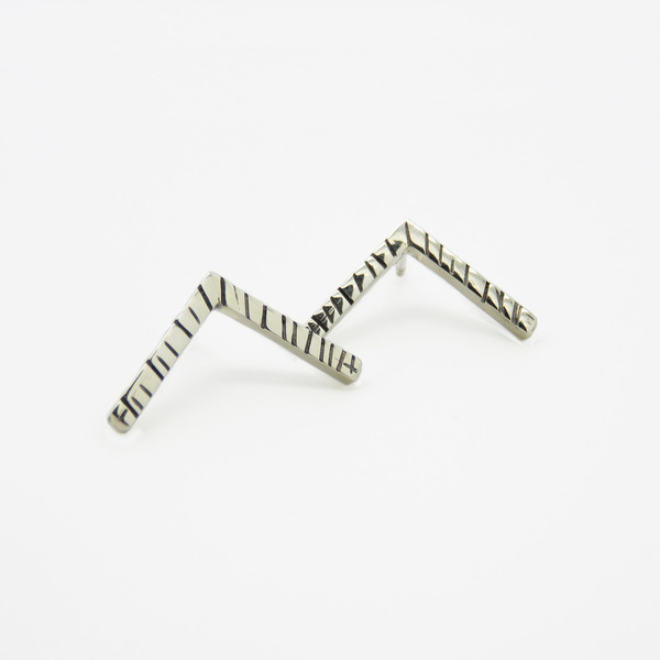 Γεωμετρικά Ασημένια Σκουλαρίκια σε σχήμα V | Sterling Silver V Stud Earrings - statement, ασήμι 925, σκουλαρίκια, γεωμετρικά σχέδια, minimal, ασημένια - 2