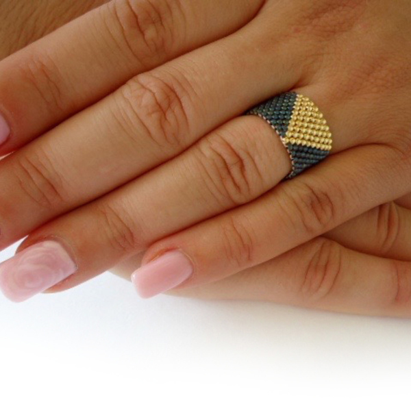 Χρυσό Τρίγωνο δαχτυλίδι με χάντρες - design, γυναικεία, δώρο, κορδόνια, γεωμετρικά σχέδια, χειροποίητα, χάντρες, χάντρες, minimal, ethnic, μεγάλα - 3