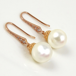 Ροζ επίχρυσα σκουλαρίκια με άσπρα shell pearl - βραδυνά, ιδιαίτερο, δώρο, σκουλαρίκια, γάμος