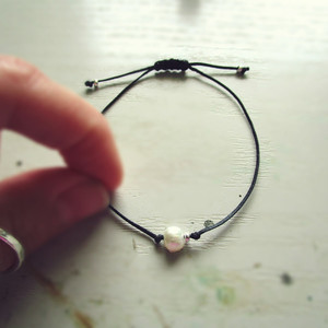 χειροποιητο βραχιολι μαργαριταρι minimal |basic pearl - fashion, charms, κερωμένα κορδόνια, μαργαριτάρι, αλπακάς, κορδόνια, χειροποίητα, χάντρες, romantic, minimal, must, ευκολοφόρετο, διαχρονικό, μεταλλικά στοιχεία, πέρλες, contemporary, trend, χεριού, αυξομειούμενα, φθηνά - 3