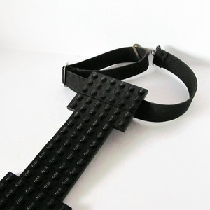 Γραβάτα Μαύρη από τουβλάκια. - ελαστικό, ιδιαίτερο, μοντέρνο, γυναικεία, ανδρικά, πλαστικό, δώρο, street style, χειροποίητα, δωράκι, είδη δώρου - 3