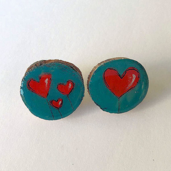Stud earrings "Hearts". - handmade, ξύλο, γυαλί, ζωγραφισμένα στο χέρι, μοναδικό, καρδιά, δώρο, αγάπη, αγάπη, ακρυλικό, πρωτότυπο, σκουλαρίκια, χειροποίητα, ξύλινο - 2