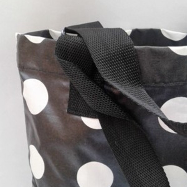 Tote bag σε αδιάβροχο πανί και μαυρόασπρο φόντο - γυναικεία, ώμου, τσάντα - 2