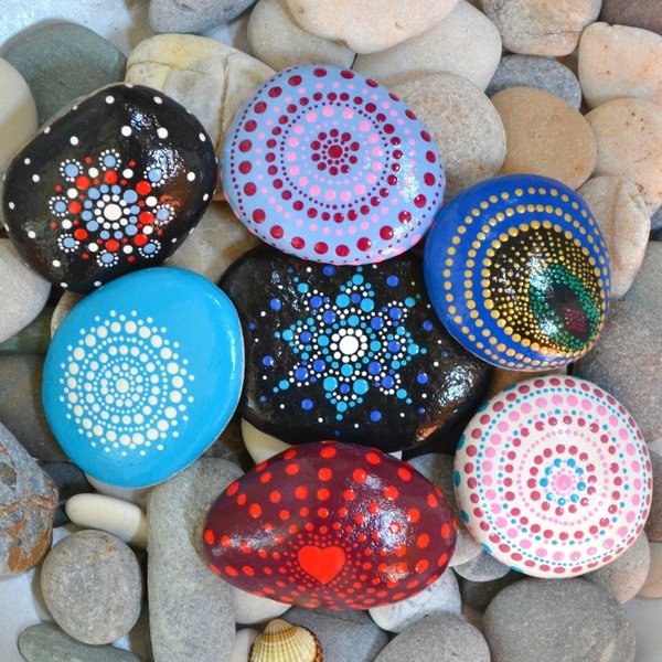 Διακοσμητική πέτρα με mandala - διακοσμητικό, ζωγραφισμένα στο χέρι, πέτρα, διακόσμηση, ακρυλικό, χειροποίητα, είδη διακόσμησης, διακοσμητικές πέτρες - 5