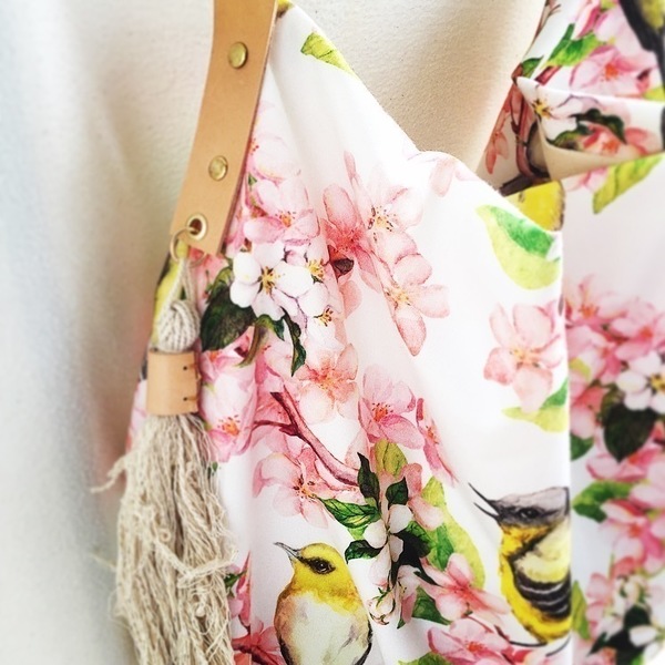 Καλοκαιρινή oversized τσάντα με χρωματιστά σχέδια με πουλάκια και λουλούδια - ύφασμα, καλοκαίρι, πουλάκια, λουλούδια, χιαστί, τσάντα, παραλία, θάλασσα, φλοράλ, απαραίτητα καλοκαιρινά αξεσουάρ - 2