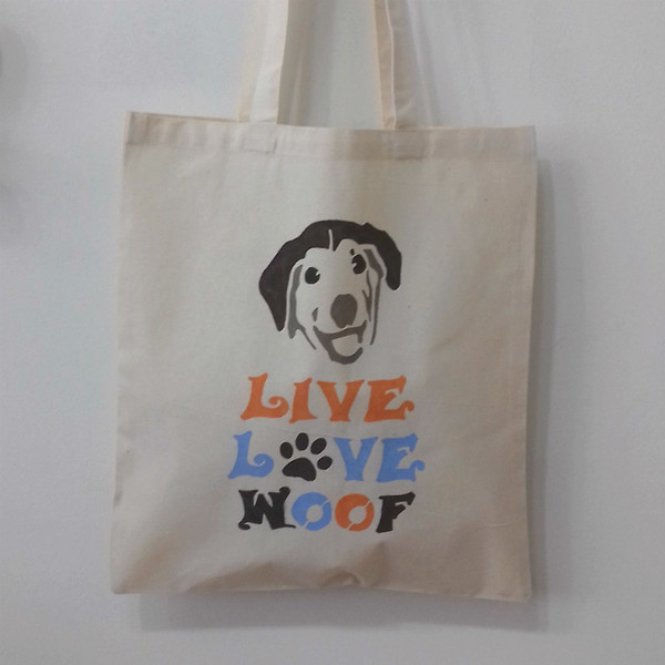 Τσάντα tote bag σκύλος Live, Love, Woof. - ύφασμα, ύφασμα, βαμβάκι, handmade, ζωγραφισμένα στο χέρι, γυναικεία, τσάντα, χειροποίητα, all day, must αξεσουάρ, must, γυναίκα