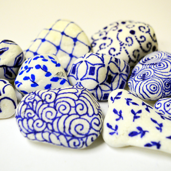 10 HandPainted Blue Pebbles / 10 Πέτρες ζωγραφισμένες στο χέρι - design, ζωγραφισμένα στο χέρι, πέτρα, χειροποίητα, πέτρες, set, personalised - 2