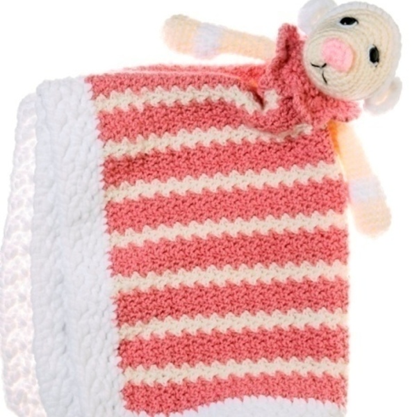 Πλεκτή κουβέρτα αγκαλίτσα με προβατάκι-Huggie sheep in dust pink - vintage, πλεκτό, πολυεστέρας, κορίτσι, δώρο, crochet, δώρα για βάπτιση, βρεφικά, κουβέρτες