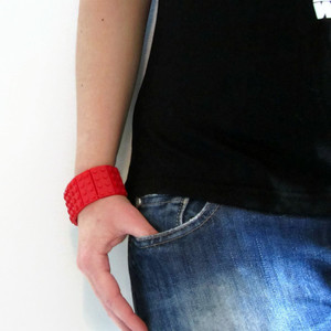Βραχιόλι Ελαστικό από τουβλάκια 2x4 Κόκκινο - κόκκινο, μονόχρωμες, ελαστικό, ελαστικό, ιδιαίτερο, μοναδικό, μοντέρνο, πλαστικό, δώρο, χειροποίητα, γενέθλια, birthday, unisex, bracelet, τουβλάκια, δώρα γενεθλίων, αυξομειούμενα, φαρδιά - 2