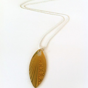 Κολιέ "Gold Surfer" - charms, ιδιαίτερο, μοναδικό, μοντέρνο, γυναικεία, μακρύ, κολιέ, χειροποίητα, plexi glass, unique, boho, ethnic, κρεμαστά, Black Friday, φθηνά