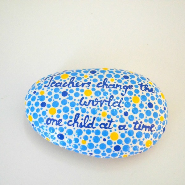 Ζωγραφισμένη πέτρα για δασκάλους - ζωγραφισμένα στο χέρι, είδη δώρου, δώρα για δασκάλες, διακοσμητικές πέτρες - 2