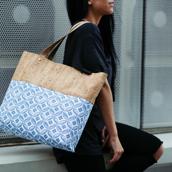 Τσάντα Ώμου "Blue Geometry " - ύφασμα, fashion, ώμου, τσάντα, χειροποίητα, must αξεσουάρ, unique, φελλός, tote - 4