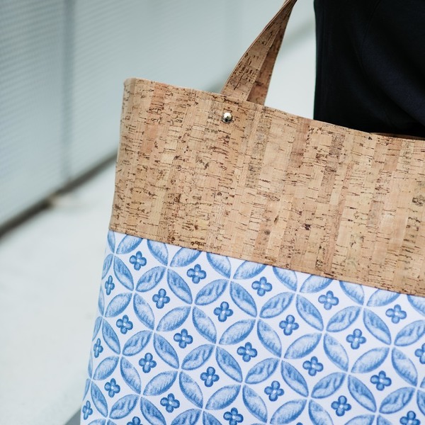 Τσάντα Ώμου "Blue Geometry " - ύφασμα, fashion, ώμου, τσάντα, χειροποίητα, must αξεσουάρ, unique, φελλός, tote - 5