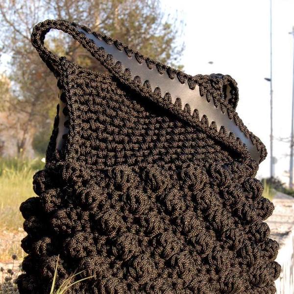 Πλεκτή τσάντα ώμου με δερμάτινες λεπτομέρειες - crochet, must αξεσουάρ, πλεκτές τσάντες
