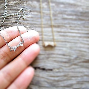 tiny bow| κολιε αλυσιδακι φιογκακι minimal - φιόγκος, chic, στρας, fashion, καλοκαιρινό, vintage, charms, μόδα, ιδιαίτερο, μοντέρνο, ανοιξιάτικο, αλπακάς, αλπακάς, μέταλλο, cute, κολιέ, χειροποίητα, εντυπωσιακό, καθημερινό, minimal, must, κλασσικά, κοντά, boho, ευκολοφόρετο, διαχρονικό, μπρούντζος, amano, contemporary, για παιδιά, αυξομειούμενα - 3