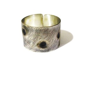 random silver bull| χειροποιητο δαχτυλιδι ασημενιο βερα minimal - statement, chic, μονόχρωμες, fashion, vintage, κλασσικό, μόδα, ιδιαίτερο, μοναδικό, μοντέρνο, ασήμι 925, ανδρικά, customized, μέταλλο, χειροποίητα, σφυρήλατο, σφυρήλατο, εντυπωσιακό, minimal, must, personalised, unisex, boho, boho, ευκολοφόρετο, διαχρονικό, amano, contemporary, μεγάλα, trend, αυξομειούμενα