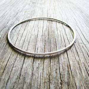 bangle silver bracelet| χειροποιητο ασημενιο βραχιολι βεργα minimal - ασήμι, chic, ασήμι 925, ασήμι 925, χειροποίητα, σφυρήλατο, σφυρήλατο, minimal, boho, ευκολοφόρετο, rock, διαχρονικό, μεταλλικά στοιχεία, σταθερά, contemporary, trend, χεριού, χειροπέδες - 2