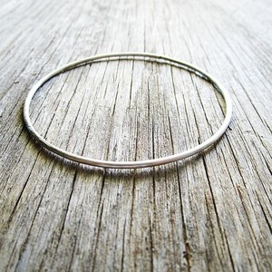 bangle silver bracelet| χειροποιητο ασημενιο βραχιολι βεργα minimal - ασήμι, chic, ασήμι 925, ασήμι 925, χειροποίητα, σφυρήλατο, σφυρήλατο, minimal, λεπτό, υποαλλεργικό, boho, ευκολοφόρετο, rock, διαχρονικό, μεταλλικά στοιχεία, σταθερά, contemporary, trend, χεριού, χειροπέδες - 2