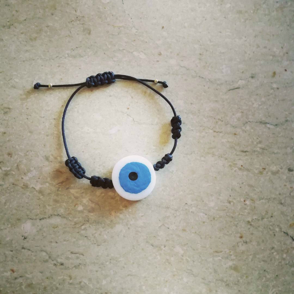 Βραχιόλι λευκό κύκλος μπλε μάτι από Ελληνικό μάρμαρο Θάσου - ημιπολύτιμες πέτρες, μοντέρνο, μακραμέ, κορδόνια, χειροποίητα, μάτι, minimal, unisex, evil eye, gift idea, αυξομειούμενα, δώρα για γυναίκες - 3