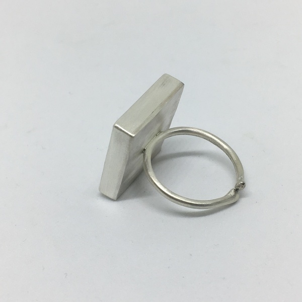 Ασημένιο δαχτυλίδι χειροποίητο με τετράγωνο μάρμαρο - statement, ασήμι, μοναδικό, πουά, δαχτυλίδι, γεωμετρικά σχέδια, χειροποίητα, minimal, rock, διαχρονικό, μεγάλα, αυξομειούμενα - 4