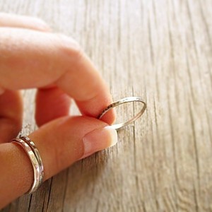 one silver ring| χειροποιητo ασημενιο βερακι - chic, μονόχρωμες, vintage, κλασσικό, μόδα, ιδιαίτερο, μοναδικό, μοντέρνο, ασήμι 925, ανδρικά, customized, μέταλλο, χειροποίητα, σφυρήλατο, σφυρήλατο, εντυπωσιακό, γάμος, minimal, must, βεράκια, unisex, unique, ευκολοφόρετο, rock, διαχρονικό, σταθερά, amano, contemporary, trend, φθηνά - 2
