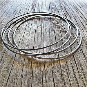 bangle silver bracelet| χειροποιητο ασημενιο βραχιολι βεργα minimal - ασήμι, chic, ασήμι 925, ασήμι 925, χειροποίητα, σφυρήλατο, σφυρήλατο, minimal, boho, ευκολοφόρετο, rock, διαχρονικό, μεταλλικά στοιχεία, σταθερά, contemporary, trend, χεριού, χειροπέδες - 3
