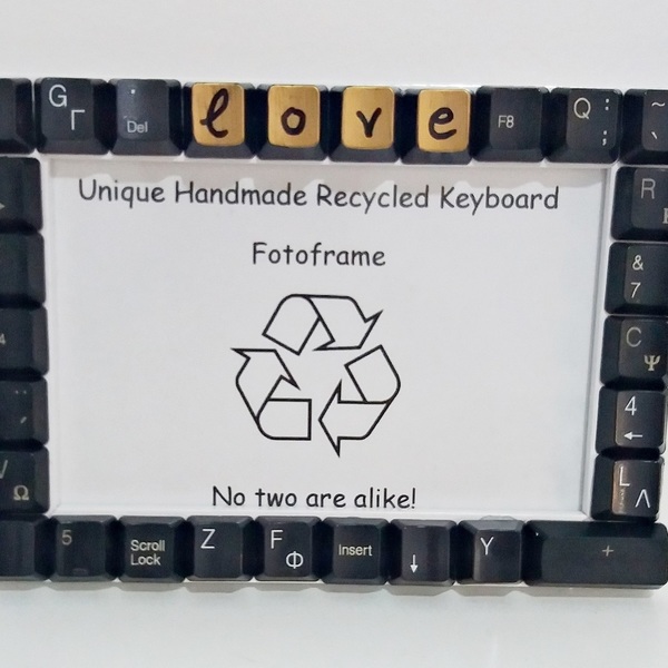 Handmade Recycled Keyboard Fotoframe "Love" - handmade, διακοσμητικό, ιδιαίτερο, μοναδικό, πίνακες & κάδρα, επιτοίχιο, δώρο, χειροποίητα, γενέθλια, unique, διακοσμητικά