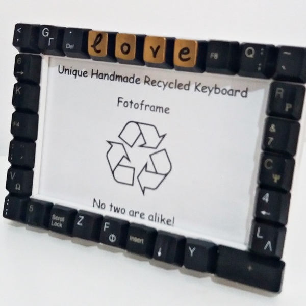 Handmade Recycled Keyboard Fotoframe "Love" - handmade, διακοσμητικό, ιδιαίτερο, μοναδικό, πίνακες & κάδρα, επιτοίχιο, δώρο, χειροποίητα, γενέθλια, unique, διακοσμητικά - 2