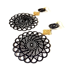 Μαύρο λουλούδι φιλιγκρί - handmade, βραδυνά, fashion, ιδιαίτερο, μοναδικό, μοντέρνο, γυναικεία, στυλ, μέταλλο, χειροποίητα, εντυπωσιακά, μακριά, all day, μαύρα, λουλούδι, rock, faux bijoux, fashion jewelry, πρωτότυπα δώρα