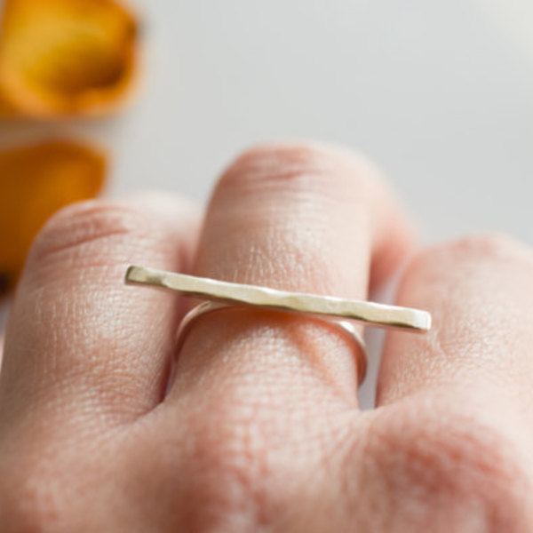 Ασημένιο δαχτυλίδι με σφυρήλατη μπάρα - ασήμι 925, γεωμετρικά σχέδια, minimal, βεράκια