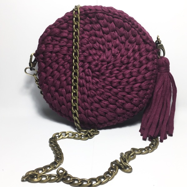 Πλεκτή κυκλική τσάντα με αλυσίδα - αλυσίδες, αλυσίδες, πλεκτό, χιαστί, crochet, τσάντα, χειροποίητα, Black Friday, πλεκτές τσάντες, μικρές