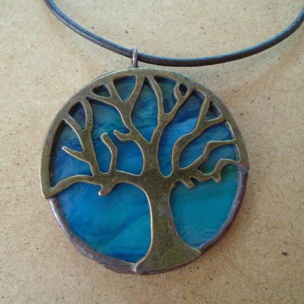 Το Δέντρο της Ζωής σε Μεγάλο Μενταγιόν Μπλε Βιτρώ - μπλε, γυαλί, γυαλί, μακρύ, δέντρα, δώρο, βιτρώ, κολιέ, χειροποίητα, κοντά, gift, μπρούντζος, μεταλλικά στοιχεία, κρεμαστά, μεγάλα, gift idea, δώρα για γυναίκες, μενταγιόν - 5