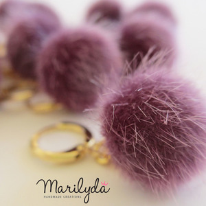 Cute Purple Balls γούνινα πον πον μωβ μελιτζανί - chic, βραδυνά, ιδιαίτερο, μοναδικό, γυναικεία, επιχρυσωμένα, δώρο, pom pom, cute, πρωτότυπο, κρίκοι, εντυπωσιακό, elegant, romantic, δωράκι, minimal, μικρά - 3
