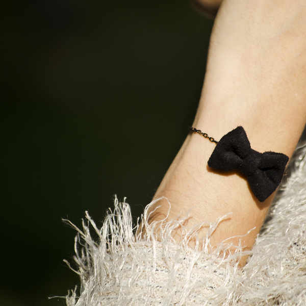 Black Suede Bow Bracelet - romantic, φιόγκος, ιδιαίτερο, σουέντ, αυξομειούμενα, ύφασμα, χεριού, charms - 4
