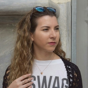 Κοντό κολιέ πυραμίδα, γεωμετρικό σχέδιο, επιχρυσωμένος ορείχαλκος, ασημένια 925 αλυσίδα επιχρυσωμένη, minimal κολιέ, μενταγιόν πυραμίδα - αλυσίδες, επιχρυσωμένα, ορείχαλκος, ορείχαλκος, γεωμετρικά σχέδια, κοντό, minimal, κρεμαστά - 2
