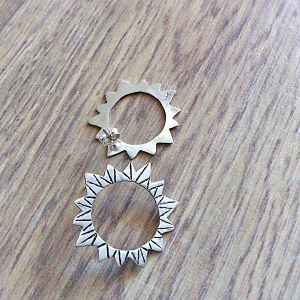 Ασημένια σκουλαρίκια - Ήλιος με χαρακιές - ασήμι, design, μοντέρνο, γυναικεία, ασήμι 925, ήλιος, σκουλαρίκια, χειροποίητα, minimal, καρφωτά, boho - 5