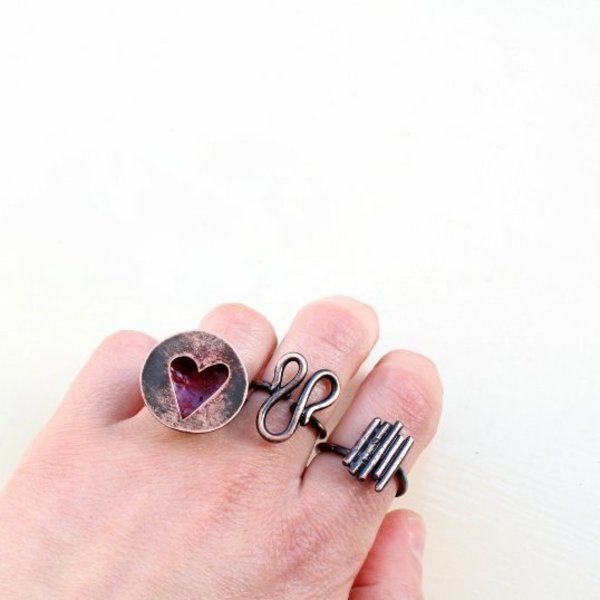 Δαχτυλίδι ημισφαίριο με κόκκινη καρδιά - statement, χαλκός, σύρμα, καρδιά, δαχτυλίδι, αυξομειούμενα - 3