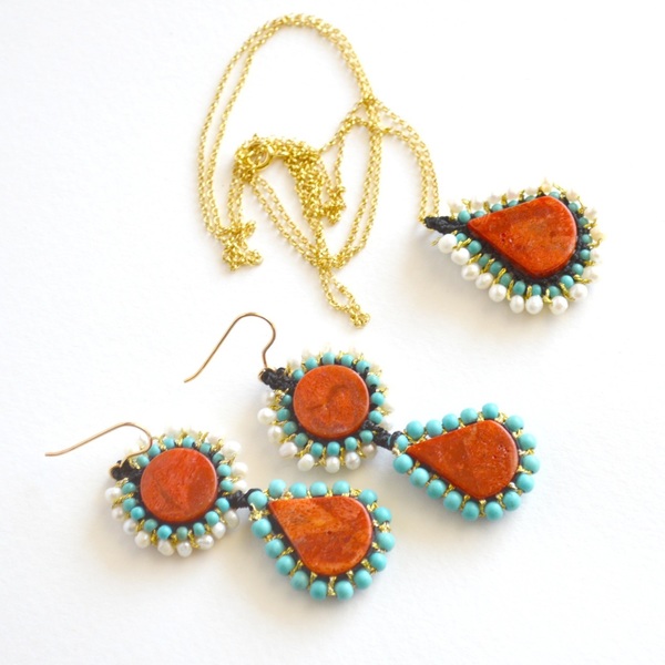 Κολιέ με κεντητό στοιχείο από τη σειρά folklore embroided με δάκρυ ξυλοκόραλλο - ασήμι, ασήμι, ημιπολύτιμες πέτρες, κεντητά, chic, charms, μαργαριτάρι, μαργαριτάρι, επιχρυσωμένα, ασήμι 925, μακρύ, σταγόνα, δάκρυ, κολιέ, χειροποίητα, romantic, minimal, κοντά, boho, ethnic, κρεμαστά, πέρλες, επιχρύσωση 14κ - 5