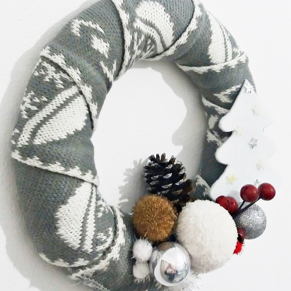 NEW!!! Διακοσμητικό στεφάνι "White Christmas" - μαλλί, μαλλί, διακοσμητικό, ιδιαίτερο, μοναδικό, νήμα, πλεκτό, στεφάνια, τσόχα, χειροποίητα, δωράκι, χριστουγεννιάτικο, unique, διακοσμητικά, χριστουγεννιάτικα δώρα - 3