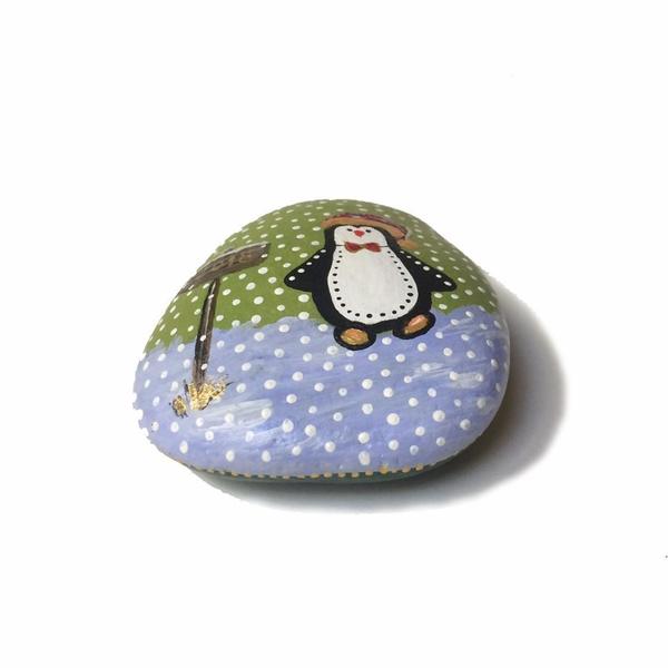Peg-Peg ο μικρός πιγκουίνος | Ζωγραφική σε πέτρα | 2018 - ημιπολύτιμες πέτρες, ζωγραφισμένα στο χέρι, πέτρα, ακρυλικό, χειροποίητα, χριστουγεννιάτικο, gift, merry christmas, χριστουγεννιάτικα δώρα, στολίδια, βότσαλα - 2