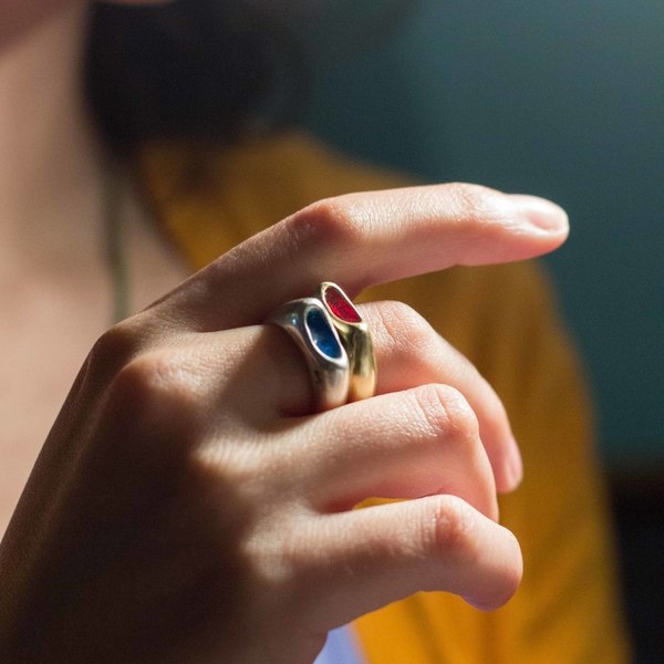 Ασύμμετρο μίνιμαλ δαχτυλίδι με χρώμα. - γυαλί, δαχτυλίδι, δαχτυλίδια, minimal, μπρούντζος, επέτειος - 3