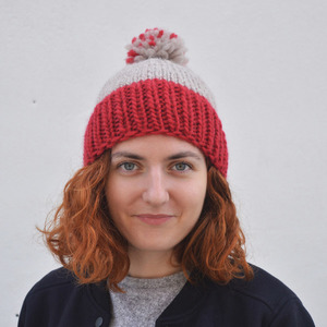Χειροποίητος knitted σκούφος με pom pom RED-GREY - μαλλί, ριγέ, πλεκτό, pom pom, χειροποίητα, καπέλα, σκουφάκια - 3