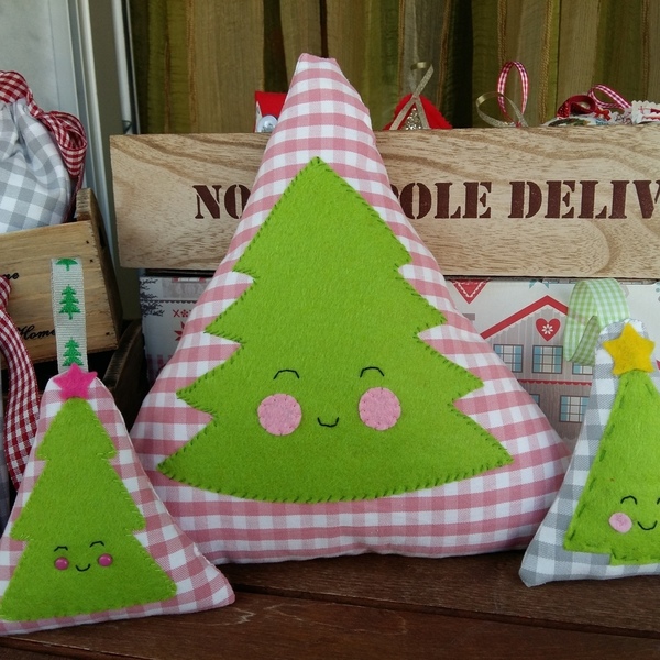 διακοσμητικό μαξιλάρι έλατο - ύφασμα, βαμβάκι, τσόχα, καρό, χριστουγεννιάτικο, διακοσμητικά, χριστουγεννιάτικα δώρα, μαξιλάρια - 2