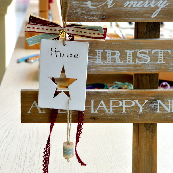 Hope Ξύλινο γούρι 2018 - ξύλο, δαντέλα, αστέρι, χειροποίητα, ξύλινο, χριστουγεννιάτικο, βαμβακερές κορδέλες, χριστουγεννιάτικα δώρα - 2