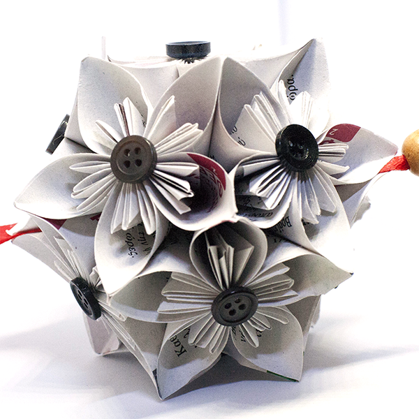 Μπάλα Kusudama με χάρτινα λουλούδια - κορδέλα, handmade, διακοσμητικό, ιδιαίτερο, χαρτί, χαρτί, μπομπονιέρα, πρωτότυπο, χειροποίητα, οικολογικό, λουλούδι, βάπτιση, για γάμο - 2