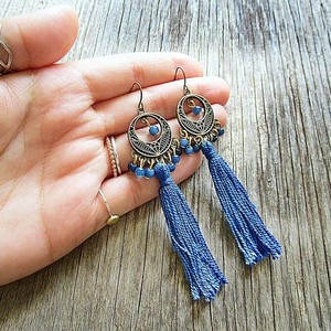 tassel and beads| σκουλαρικι ethnic boho statement - statement, chic, μονόχρωμες, fashion, καλοκαιρινό, vintage, μόδα, ιδιαίτερο, μοναδικό, μοντέρνο, στρογγυλό, ανοιξιάτικο, αλπακάς, κύκλος, καρδιά, με φούντες, με φούντες, μέταλλο, γεωμετρικά σχέδια, χειροποίητα, εντυπωσιακά, πέτρες, χάντρες, χάντρες, για όλες τις ώρες, μακριά, minimal, must, κλασσικά, boho, φλουριά, ethnic, ευκολοφόρετο, διαχρονικό, μπρούντζος, κρεμαστά, amano, contemporary, μεγάλα, trend - 2