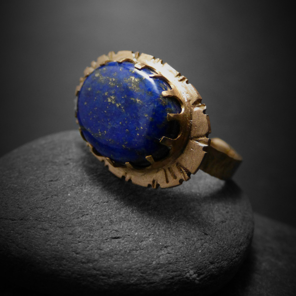" Golden lapis " - Χειροποίητο δαχτυλίδι, επίχρυσο, με ημιπολύτιμο λίθο Lapis Lazuli! - statement, ημιπολύτιμες πέτρες, ημιπολύτιμες πέτρες, chic, handmade, βραδυνά, fashion, vintage, design, μόδα, ιδιαίτερο, μοναδικό, μοντέρνο, γυναικεία, επιχρυσωμένα, επιχρυσωμένα, sexy, donkey, gothic style, δαχτυλίδι, χειροποίητα, romantic, must αξεσουάρ, κλασσικά, γυναίκα, unisex, unique, ethnic, έλληνες σχεδιαστές, fashion jewelry, αυξομειούμενα, δώρα για γυναίκες - 2