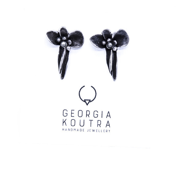 ''Black Flower'' earrings - ασήμι, κλασσικό, χειροποίητα σκουλαρίκια με πέρλε, καρφωτά, διαχρονικό - 2